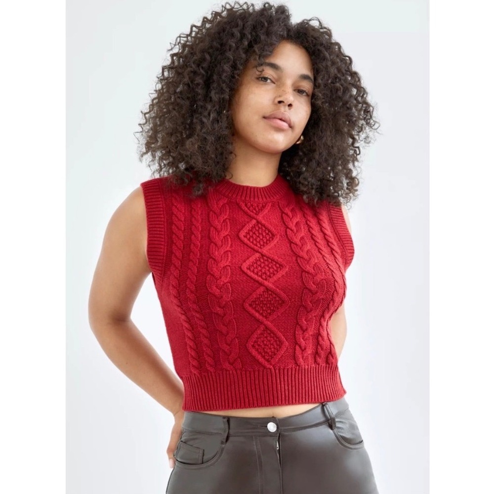 Aritzia Wilfred Alps Cable-Knit Sweater Vest In Crimson Red Size Medium